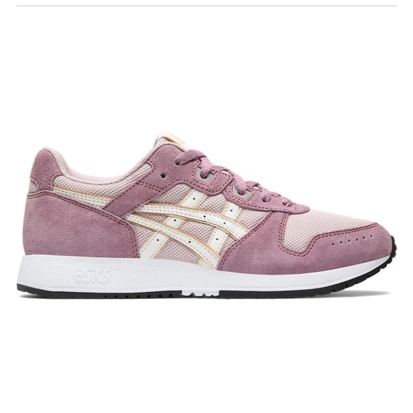Only wore once women size 9 vintage style ASICS. - Picture 3 of 9